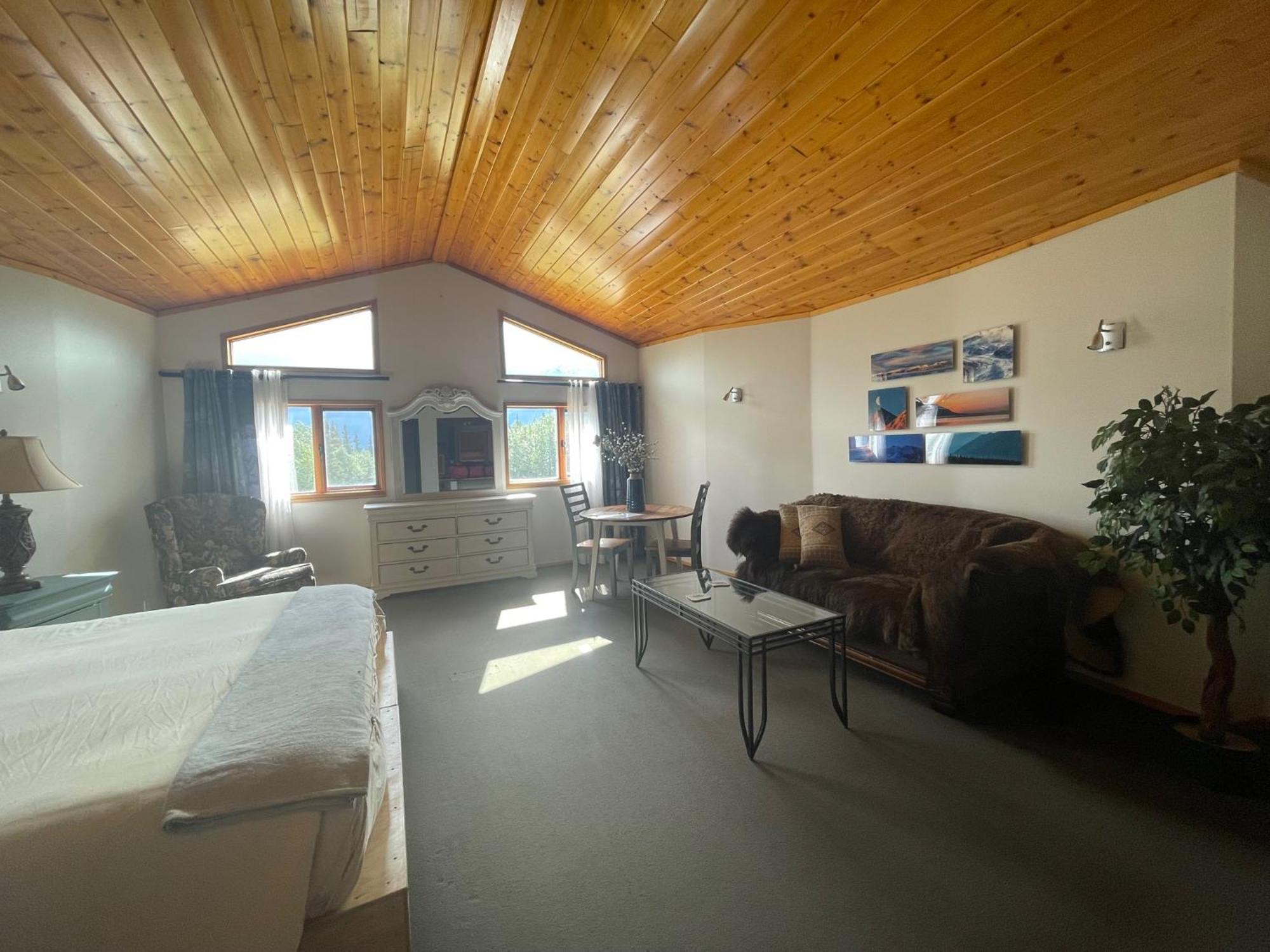Mount Logan Ecolodge & Retreat Center Haines Junction Exterior photo